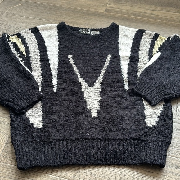 🔥Andolini for Tamra🔥 | Black and white vintage knit sweater - Picture 2 of 10
